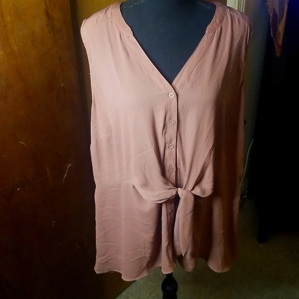Sleeveless button down blouse with waist tie
